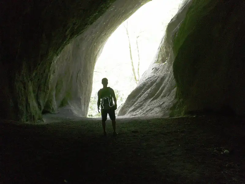 The Dragon's Cave (Šarkania diera)